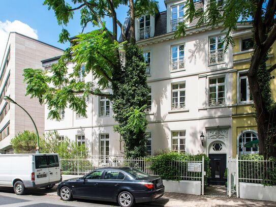 Very quiet apartment with balcony to the garden