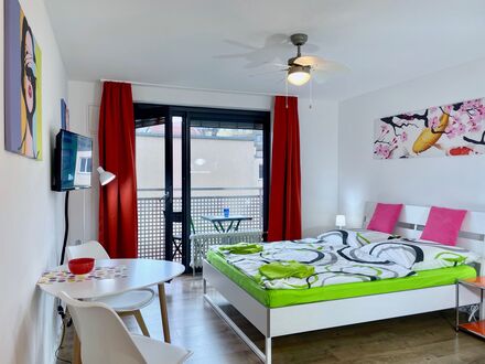 Modern business apartment in the city center | Modern Hotel room with balcony in the city center