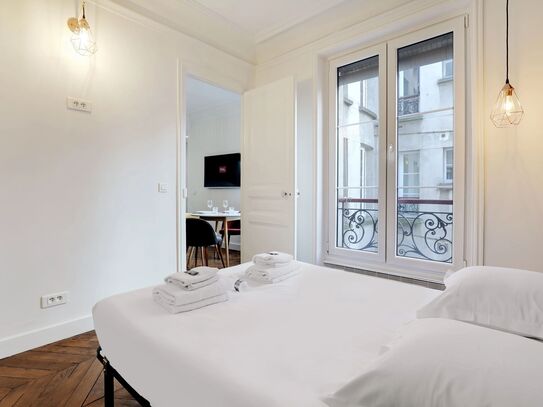 Charming 2 room apartment completely refurbished and located on the edge of the marsh and bastille