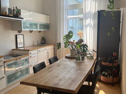 Stilvolle Altbauwohnung am Rhein in Oberkassel | Stylish old building apartment on the Rhine in Oberkassel