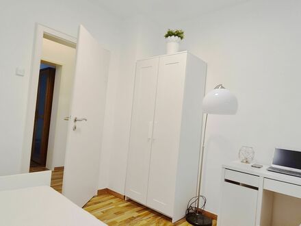 Schöne 4-Zimmer-Wohnung mit großem Garten | Nice 4 bedroom apartment with great garden