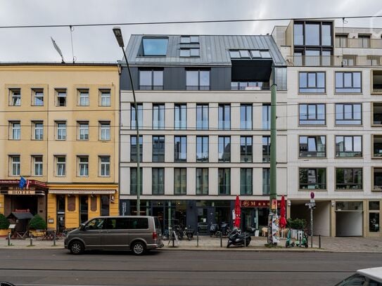 Neat and bright studio near school