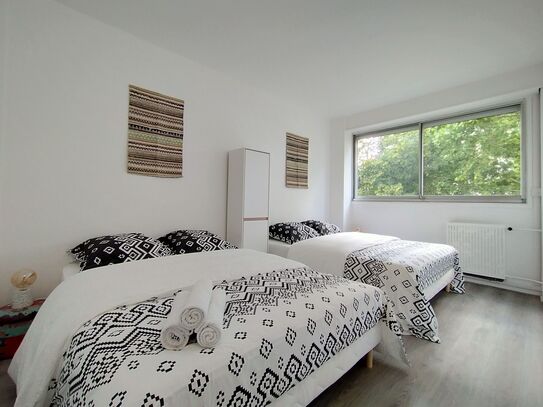 Chic and comfortable apart near Paris