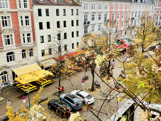 Wunderschöne Altbauwohnung mit 2 Balkonen im Schanzenviertel