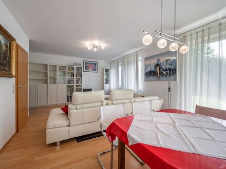 Sehr hochwertig möblierte Wohnung mit Terrasse in sehr guter Lage | High quality furnished apartment with terrace in ve…