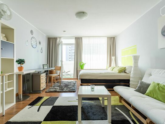 Liebevoll eingerichtetes 1-Zimmer-Apartment mit Balkon
