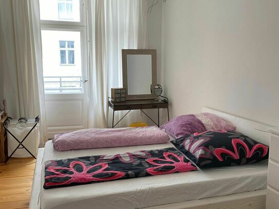 Charmantes & schickes 2 Zimmer Apartment in Toplage in Berlin Charlottenburg # Balkon# 60 qm# sehr ruhige Lage