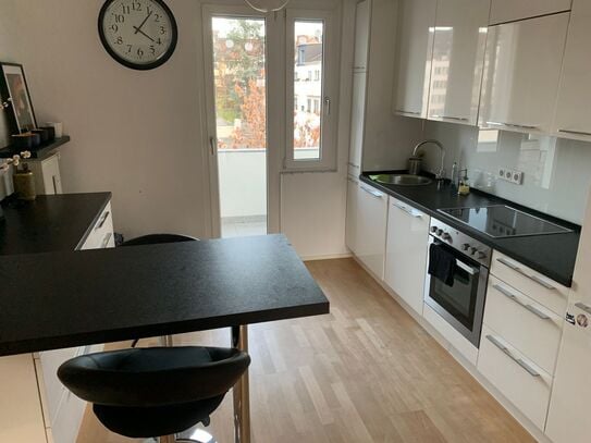 Helle möblierte Maisonette-Wohnung in Düsseldorf, Dusseldorf - Amsterdam Apartments for Rent