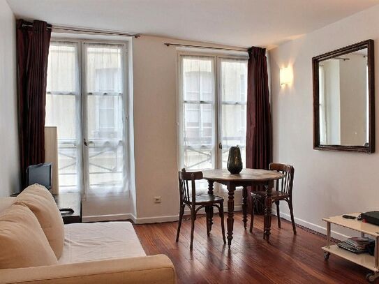 Bright and fantastic apartment in quiet street, Paris