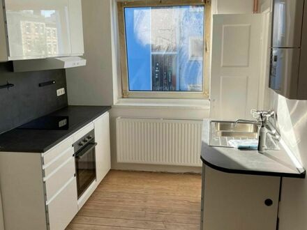 schöne, sehr helle 3,5 Zimmer Wohnung in Hamburg, Altona