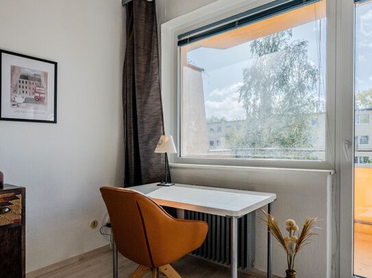 Bright, Fully Furnished 1-Bedroom Apartment with Balcony in Neukölln