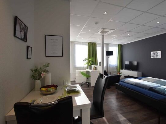 Chic 1-room penthouse, fully equipped, great location in Niederrad