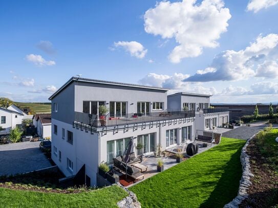 Stunning Penthouse with furniture and amazing view!