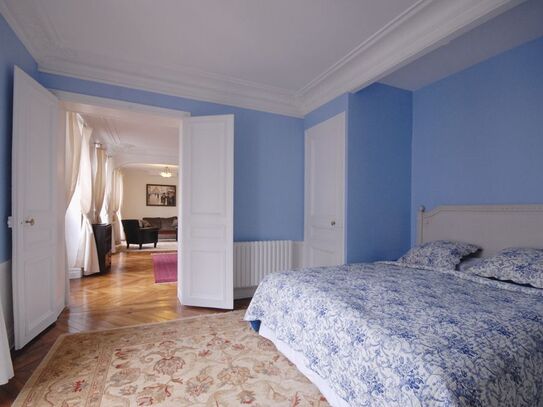 Apartment in a beautiful Haussmannian building