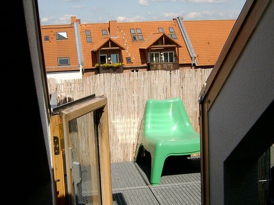 1-Raum-Wohnung mit Dachterrasse in Erfurt für drei+ Monate, ideal für Pendler:innnen oder Praktikant:innen