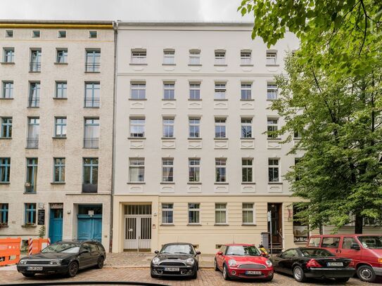 Zizi - a stylish apartment in a top location with elevator and balcony, Berlin - Amsterdam Apartments for Rent