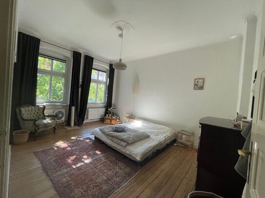 Beautiful Altbau Apartment with two balconies in Kreuzkölln, Berlin - Amsterdam Apartments for Rent