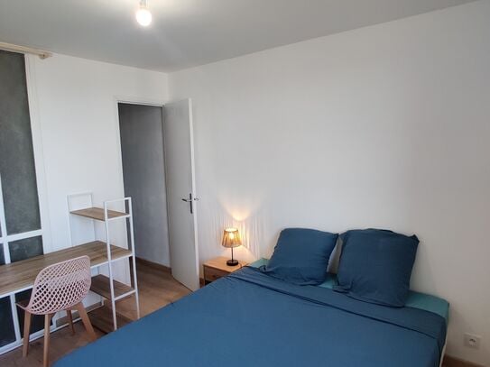 Furnished room in a shared apartment