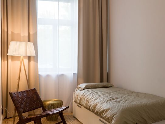 Fully furnished 130 m2 / 4 Rooms / 2 Balconies/ 2 Bathrooms, Berlin - Amsterdam Apartments for Rent