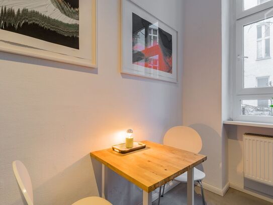 Stylish charming flat full of Art next to Treptower Park, Berlin - Amsterdam Apartments for Rent