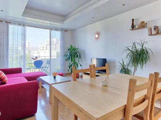 3-bedroom flat with balcony in a secure residence