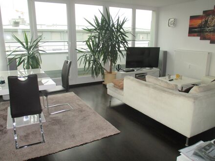 Aug. 2022: Exclusive, neue und sehr helle Penthouse-Wohnung mit Dachterrasse | Aug. 2022: Exclusive, new and very brigh…