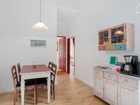 Quiet and central 2-bedroom flat near trade fair in Cologne