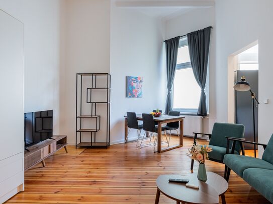 Beautiful old building apartment in the heart of Kreuzberg