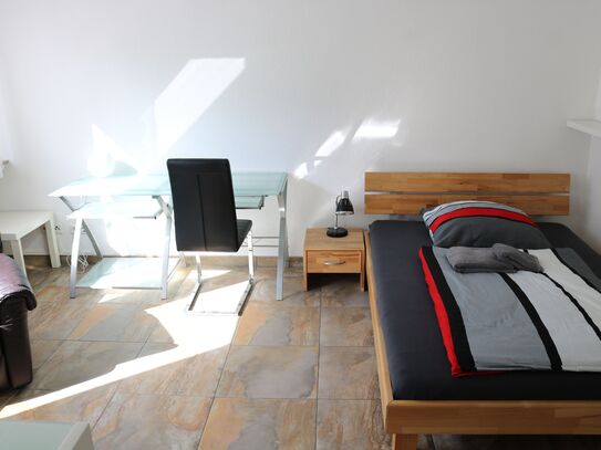 Quiet XL Studio-apartment in Stuttgart Center