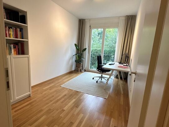 Spacious, Sunny, and Quiet Apartment Next to Three Parks in the Heart of Berlin, Berlin - Amsterdam Apartments for Rent