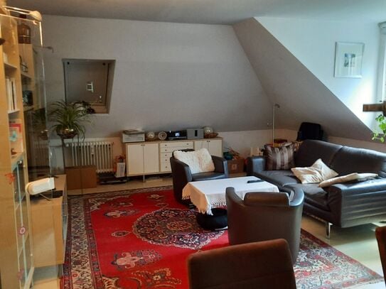 Bright and spacious 3,5 -room flat with loggia in Lichterfelde