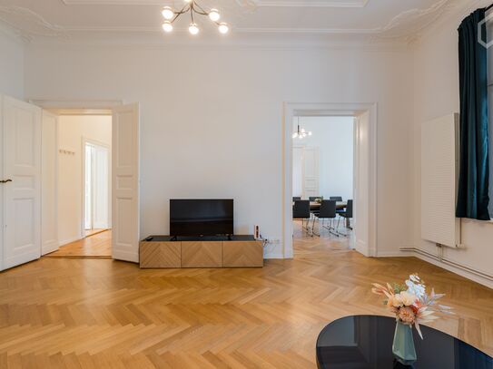 Elegant 5-Room Apartment with Balcony in Classic "Altbau"