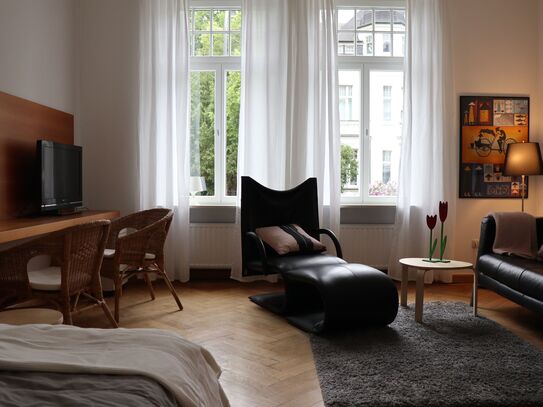 Temporary living in art nouveau villa in the Zooviertel - furnished apartment with terrace