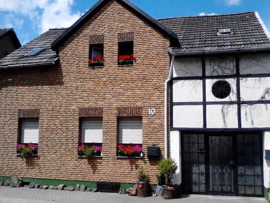 Rustic back house with garden in Erftstadt