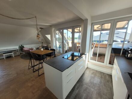 Geräumige 3 Zimmerwohnung möbliert mit Dachterrasse und Arbeitszimmer in Dresden Striesen | Spacious furnished 3 room f…