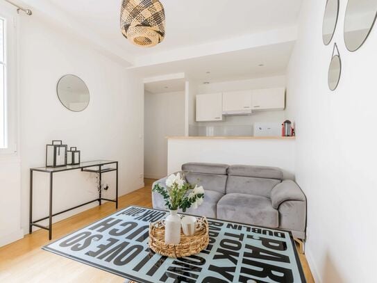 Lovely, well-furnished studio in Clichy,