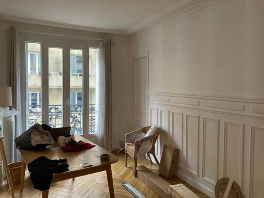 Beautiful shared apartment typically Parisian