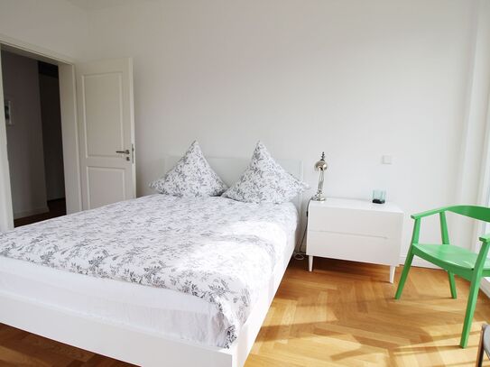 Gracious 3 bedroom Apartment with 2 terraces in Friedrichshain