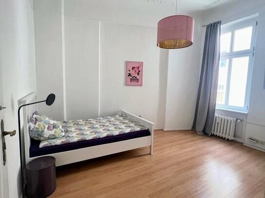 Bright 3-room flat with stucco ceilings and balcony, Berlin - Amsterdam Apartments for Rent