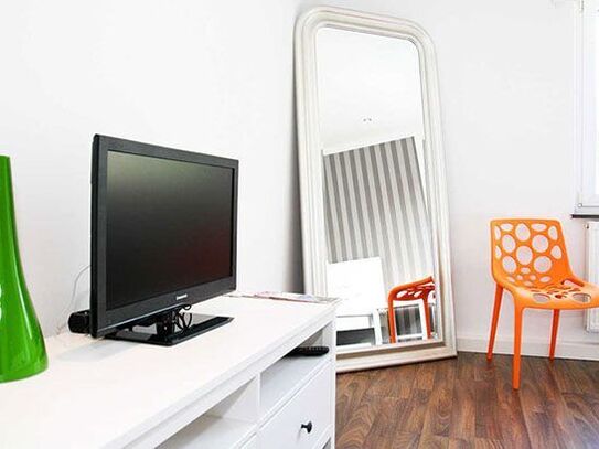 Bright and modern studio in Cologne-Zollstock