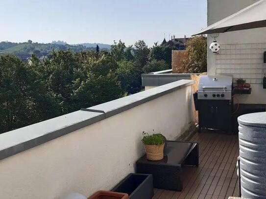 Schöne möblierte 2,5-Zi.-Penthouse-Wohnung mit großer Dachterrasse!