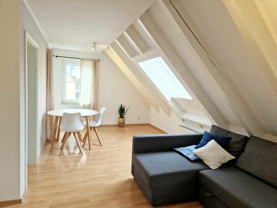 Helles Designer-Loft nahe Stuttgart mit Balkon