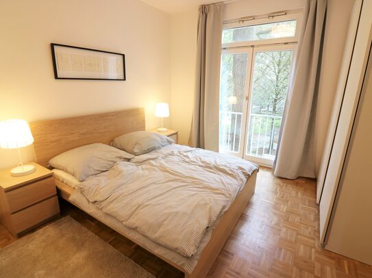 Stylishly furnished 3-room apartment with a view of Charlottenburg Palace