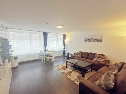 Großes Apartment für 6 Personen, voll möbliert und in bester Lage, direkt am Carlsplatz (Düsseldorf). | Beautiful Apart…