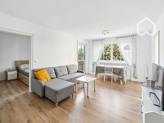 Helle Balkonwohnung am Weiße-Elster-Kanal und Clara-Zetkin-Park