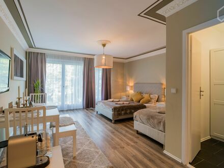 Hochwertig möblierte 1-Zimmer Wohnung mit Balkon in Berlin-Mitte | High quality furnished 1 room apartment with balcony…