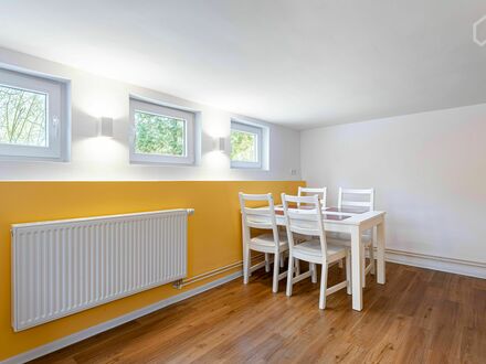 Möblierte Wohnung mit eigener Terrasse/Garten - direkt am Klinikum/Kurpark | Furnished apartment with terrace/garden -…