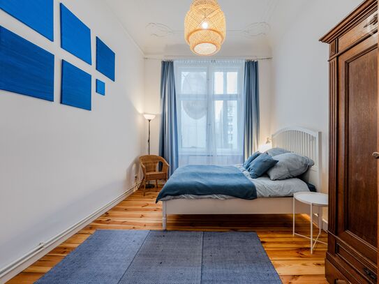 Live in the Heart of Charlottenburg: Historical Landmark with Excellent Connectivity