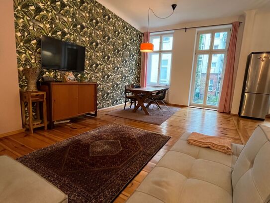 Quiet spacious apartment next to Treptower & Görlitzer Park