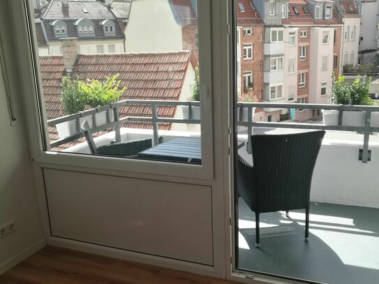 "Helles ruhiges Apartment mit Balkon"